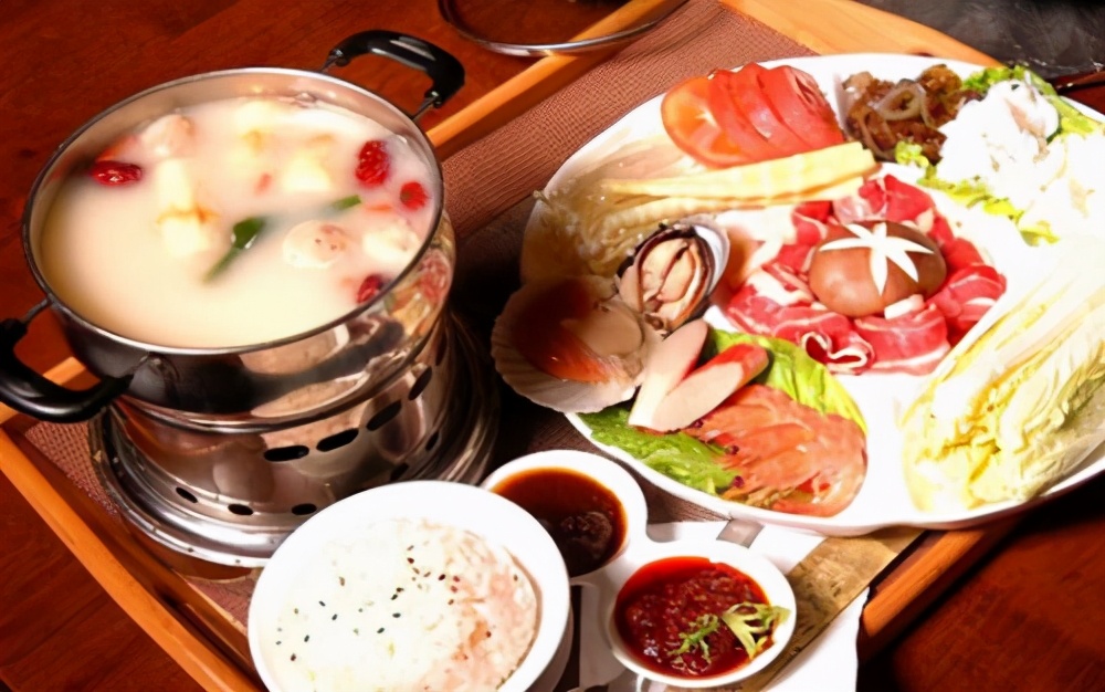 王小锅旋转小火锅：想吃即养生又美味的旋转火锅吗