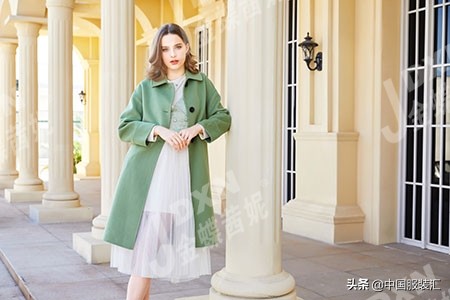 金蝶茜妮品牌女装加盟教你如何冬季穿衣搭配