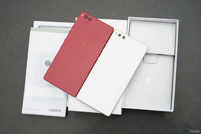 坚果3评测：轻薄长续航全面屏 售价1299元起