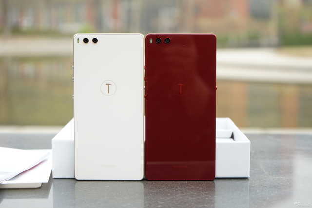 坚果3评测：轻薄长续航全面屏 售价1299元起