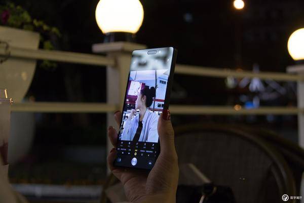 坚果 3 体验：这部小而美的千元机，拥有的不只是性价比