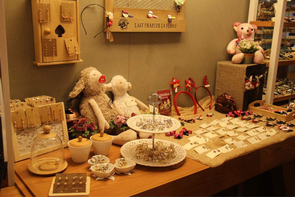 3个利润翻3倍的小饰品连锁加盟攻略，你知道几个？