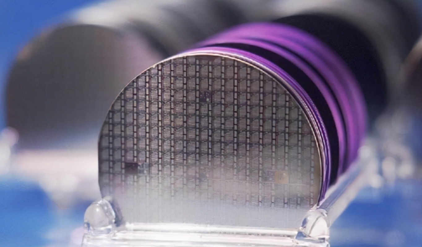 整整落后16年！半导体核心部件被国际巨头垄断，中企“团战”反攻