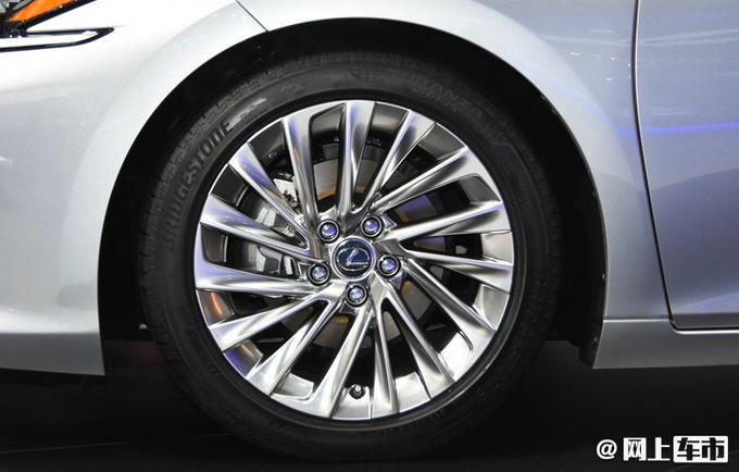 雷克萨斯新款ES正式上市！售价29.49-48.49万元，最高涨7900元
