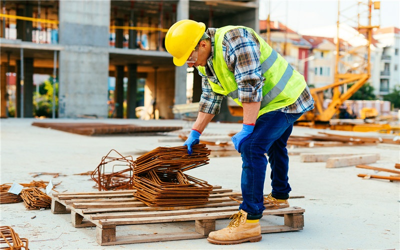58岁的人负债百万，当下咬牙坚持在打工，希望在哪里呢？