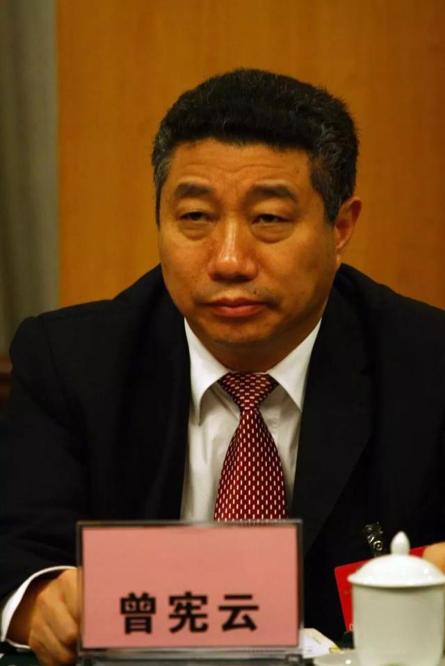 海南第一富豪：老师辞职创业，靠创业逆袭人生，身家102亿