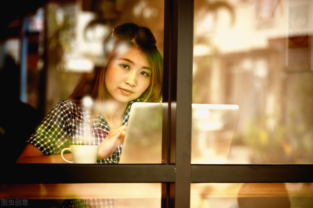 我，90后女研究生，代购8年月入5万，买了100万的宝马130平的房子