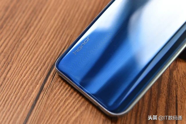 荣耀10青春版值得买吗？荣耀10青春版评测