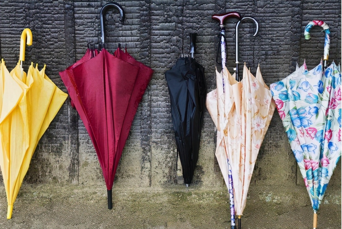 王斌章：天堂伞创始人，生意全靠“老天爷”，一年赚了24亿