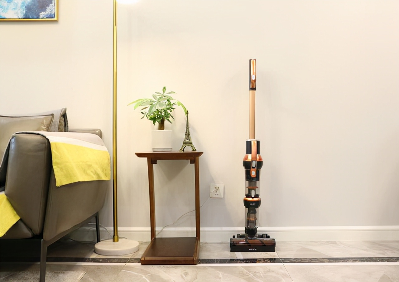 莱克立式吸尘器魔洁M12S—独特立式设计让清洁更轻松