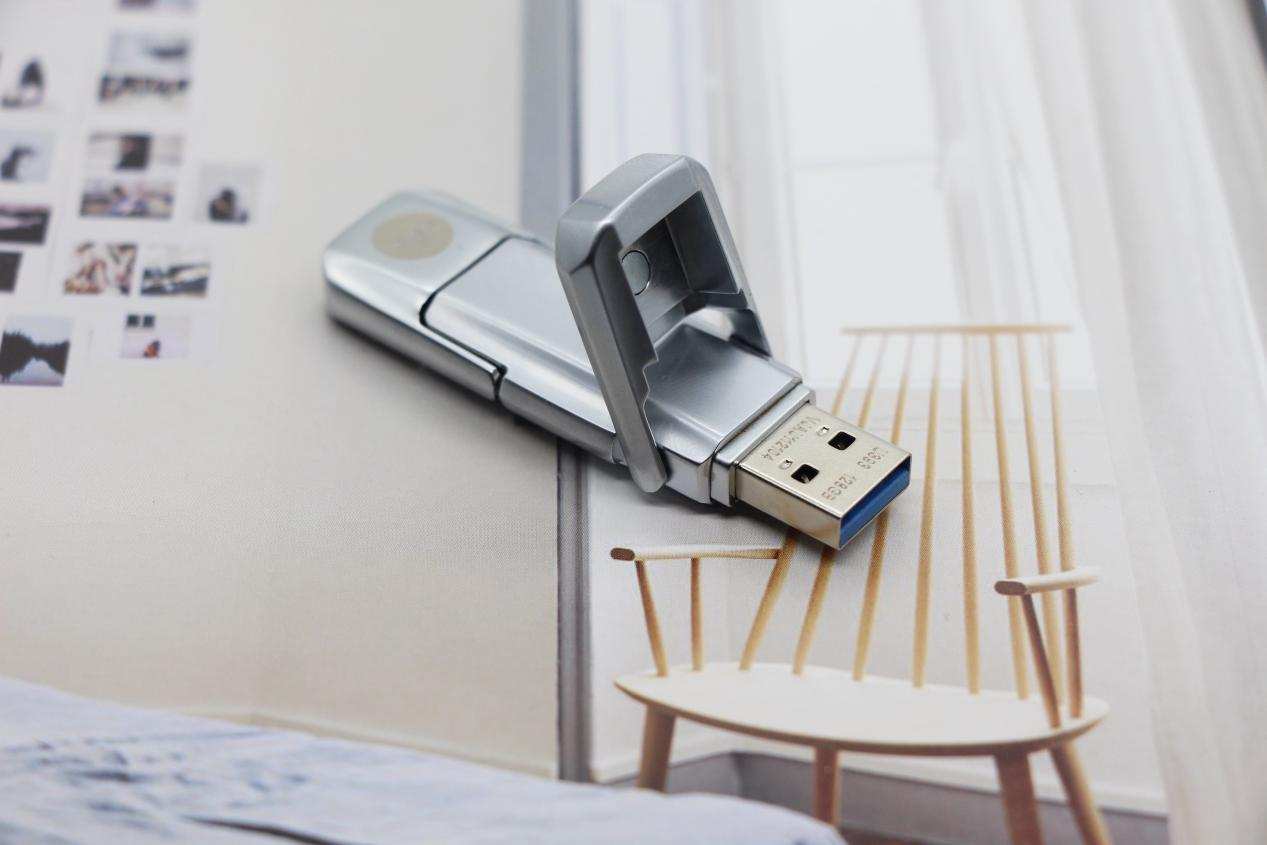 双U口设计，固态级高速传输：爱国者固态U盘U393体验