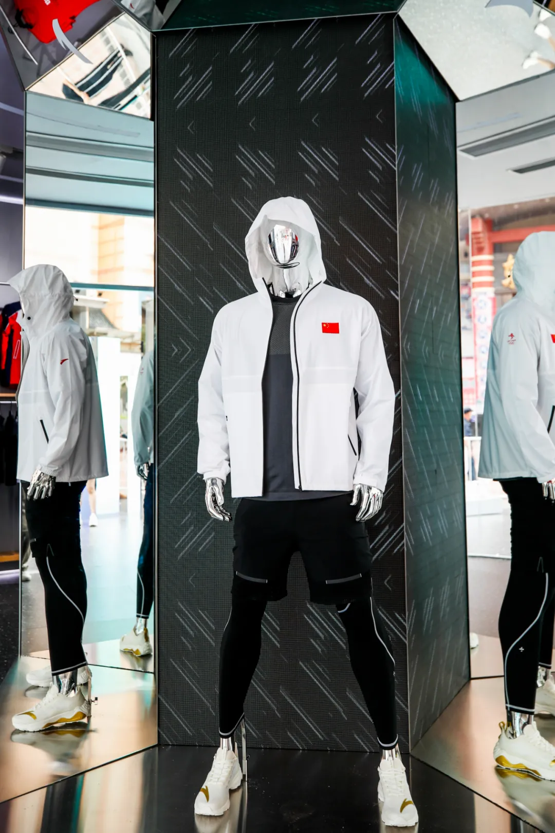 安踏「奥运主题」快闪店 · 全国第1站