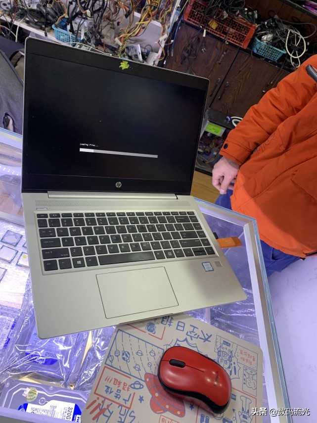 惠普电脑开机不进系统只能重启关机，这是怎么回事？都是自作的