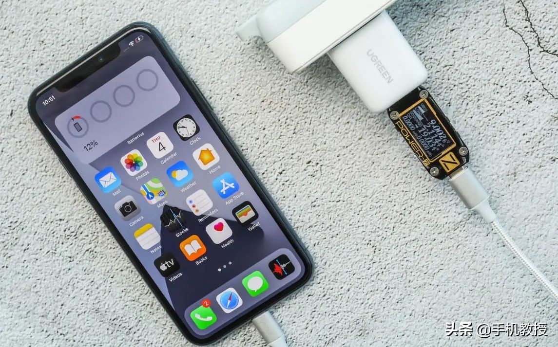 为什么iPhone电池容量低于80%就会降频？更换电池是唯一办法吗？