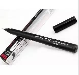 你还在担心眼线画不好？小技巧教给你