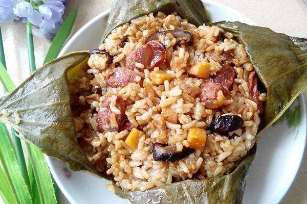 荷叶除了看还能吃？荷香四溢的荷叶饭，清香扑鼻味道好极了