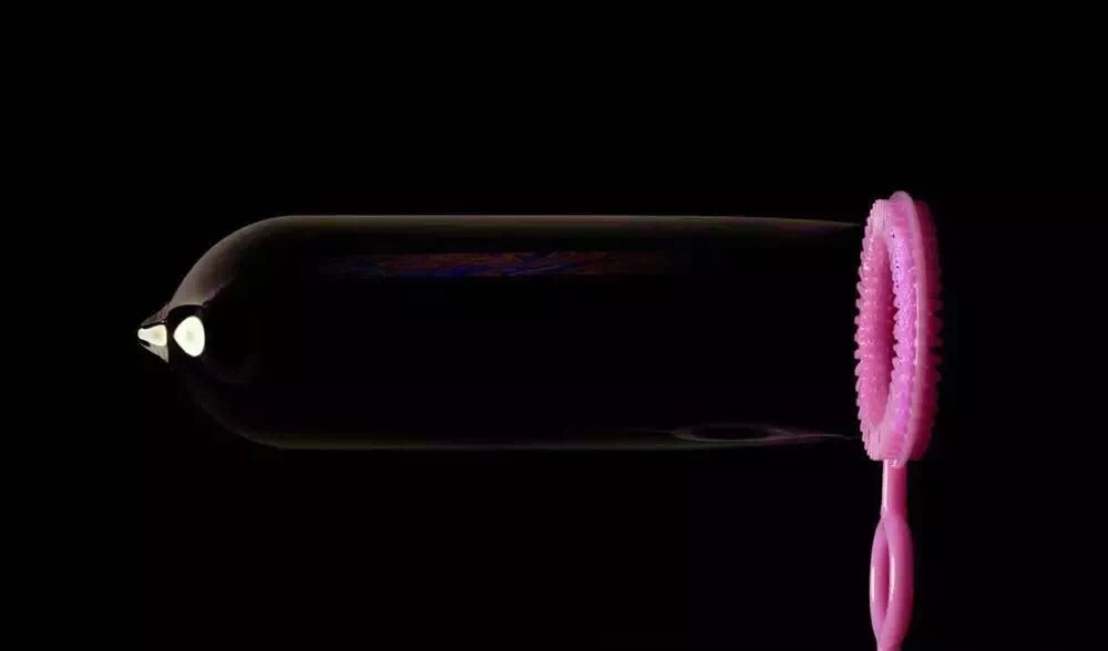 为什么要买比杜蕾斯贵一倍的冈本001？