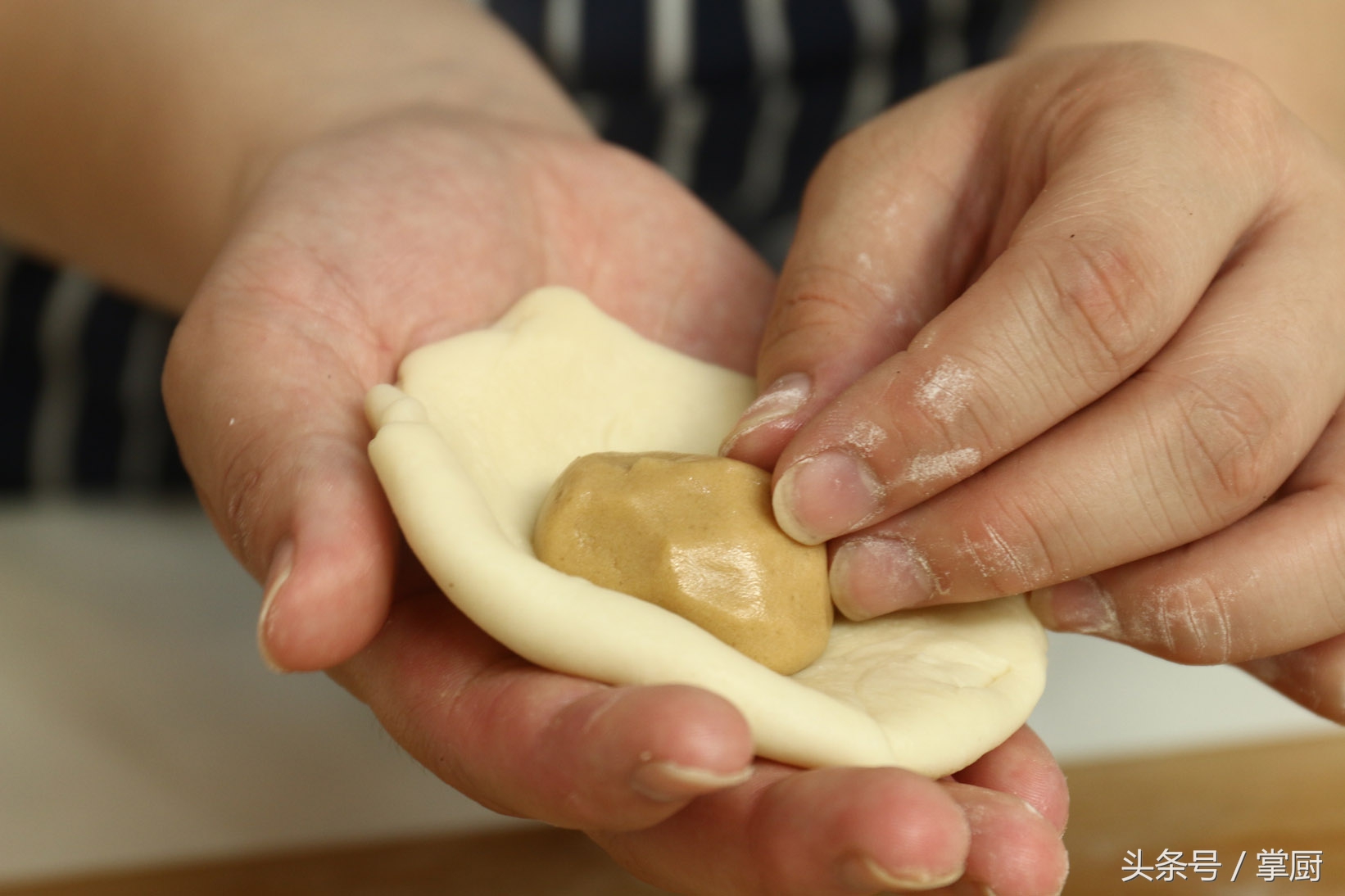 台湾名小吃太阳饼卖那么贵，现在自己在家也能做啦！