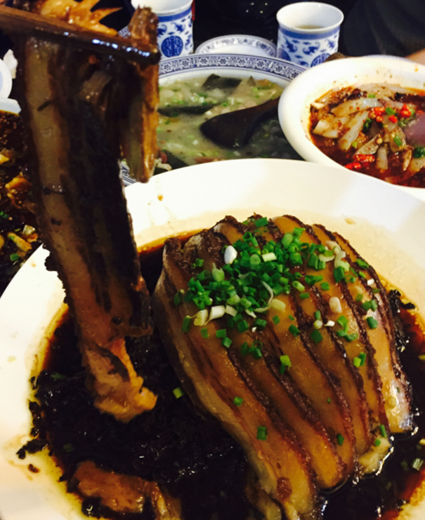 重庆大口吃肉餐馆排行榜：受气牛肉排第一