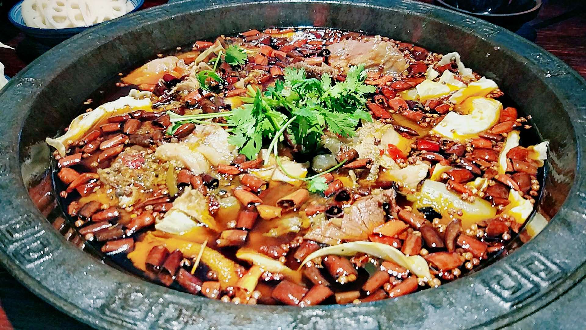 重庆大口吃肉餐馆排行榜：受气牛肉排第一