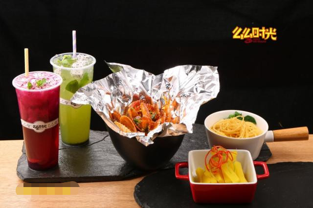 这家小海鲜加盟的帮扶很给力，创业选她不愁赚不到钱