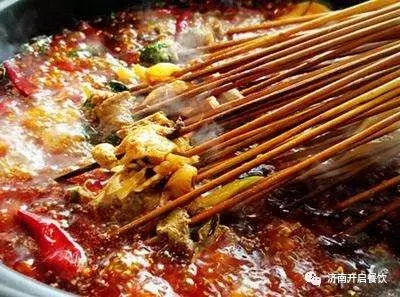 “火山石爆鱼”正在火，这个鱼品类快餐为何被那么多餐饮人看好？