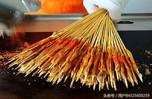 铁板烤鸭肠开店需要投资多少一个月的利润有多少？