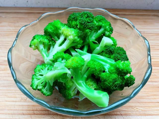 麻辣香锅在家做，有荤有素，麻辣鲜香，好吃还实惠