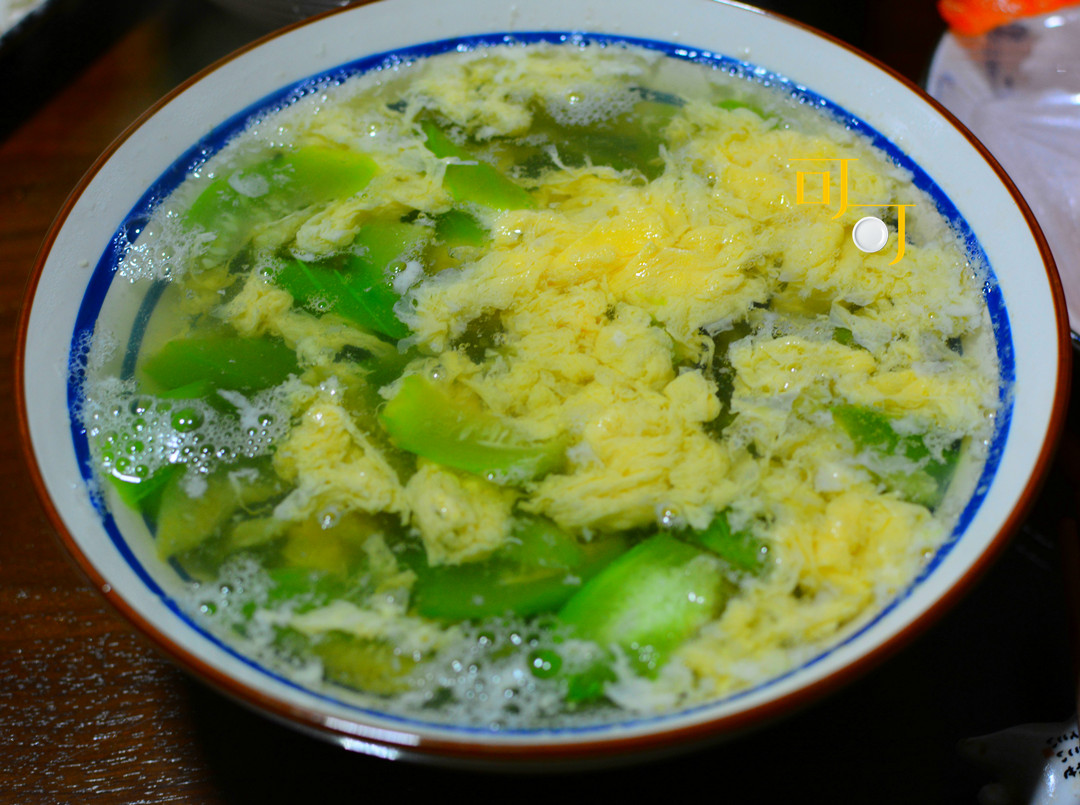 周末晚餐换个口味，全家动手做个三文鱼寿司，各地美食混合