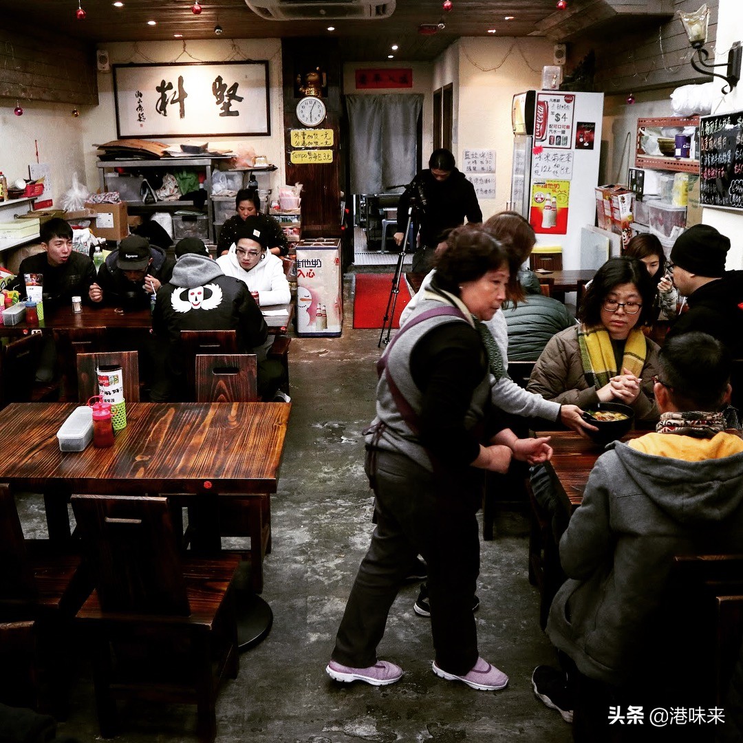 放弃过亿生意，为梦想从零开始卖车仔面