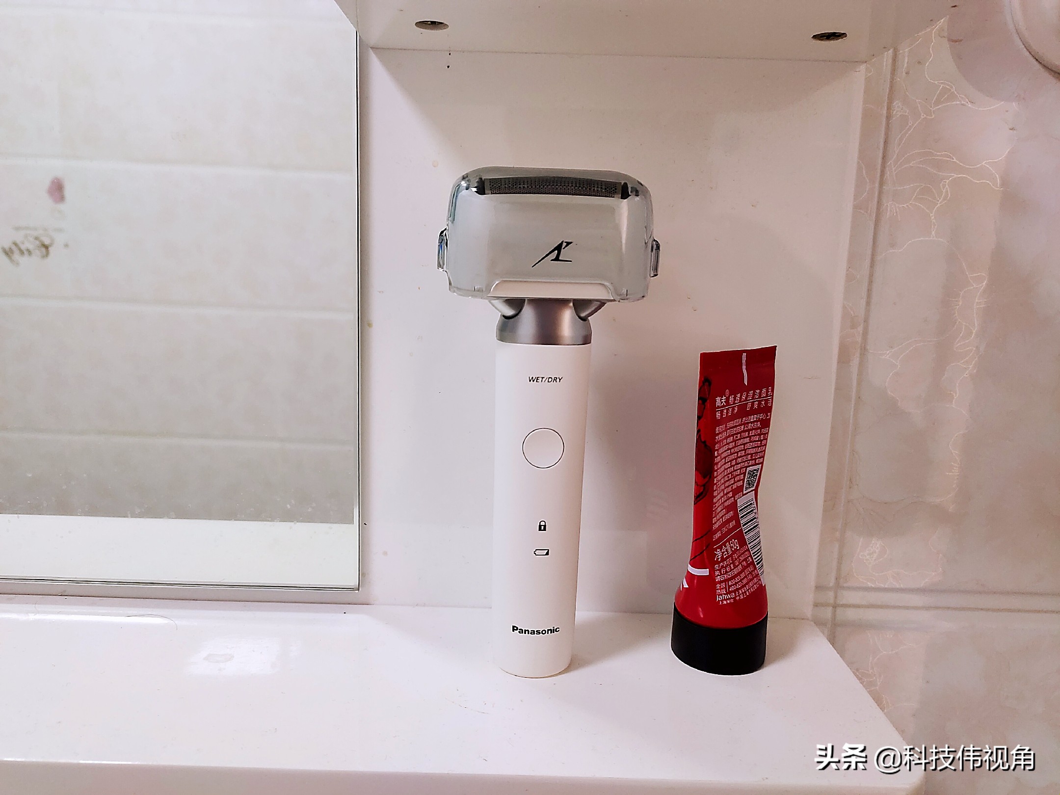 松下「小锤子」剃须刀评测：让你做回曾经那个精致的少年