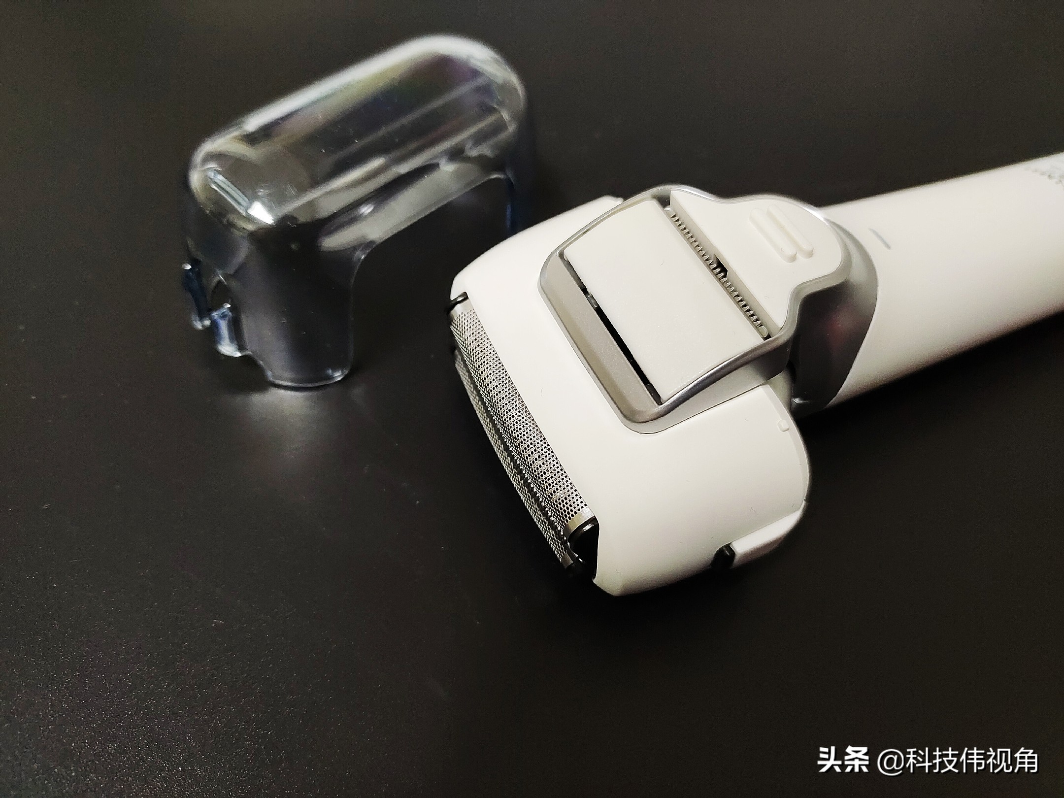 松下「小锤子」剃须刀评测：让你做回曾经那个精致的少年