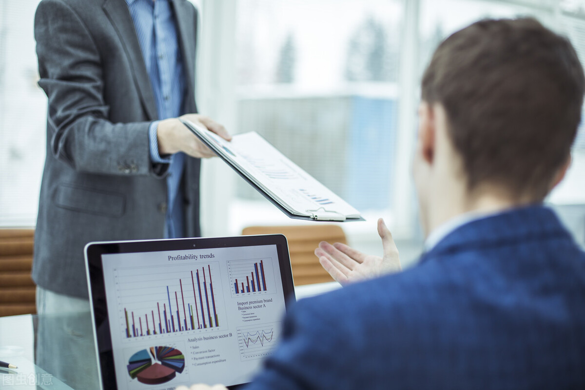 90后员工举报公司避税被开除，有人说这是双输，你怎么看？