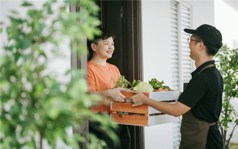 目前社会上，为什么有很多负债累累的人，选择送外卖呢？