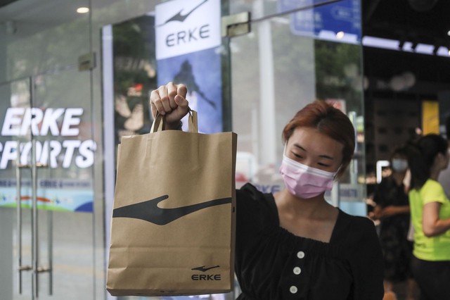 跑鞋科技再升级，鸿星尔克推出弜芯系列跑鞋