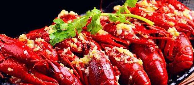 扒上瘾小龙虾 占据夏日点餐半壁江山的扛把子