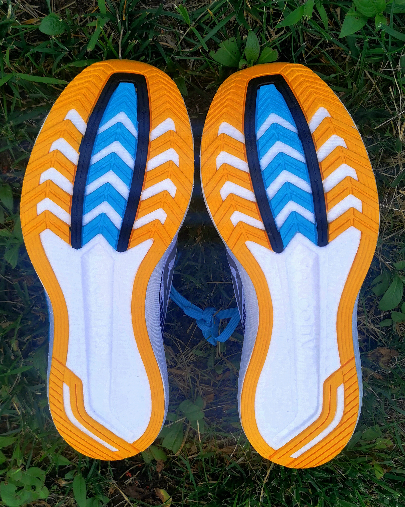 索康尼Endorphin Pro 啡鹏 2碳板竞速鞋200公里使用测评