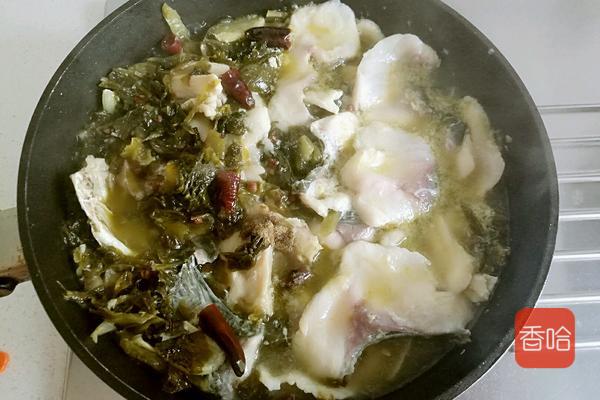 教你在家做酸菜鱼，酸菜开胃，鱼肉嫩滑，跟饭店做的一样好吃