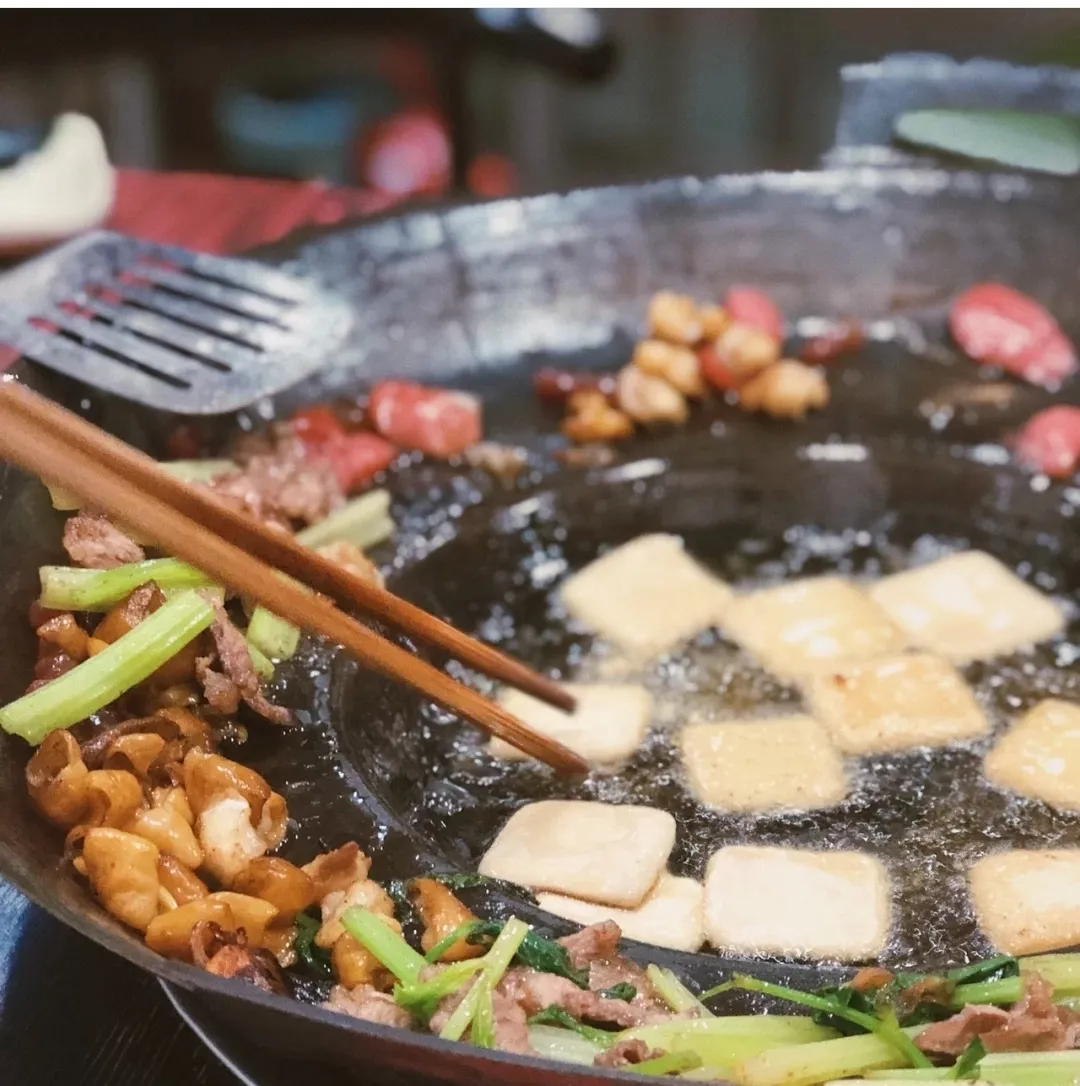 肥姑带你寻味贵州——水城烙锅