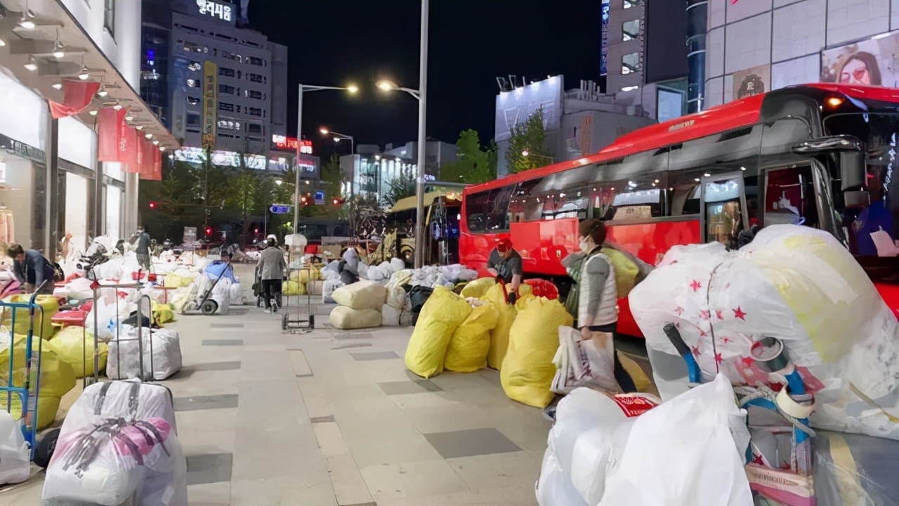 在县城开服装店：比新消费品牌更懂营销，比电商更懂下沉