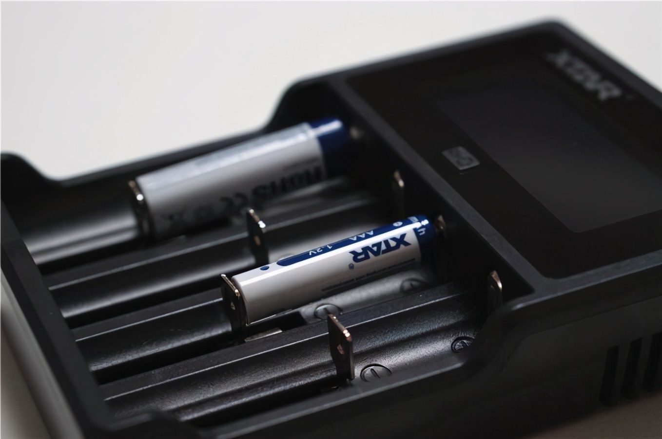 XTAR VC4L评测：万能充电器，充电电池检测大师