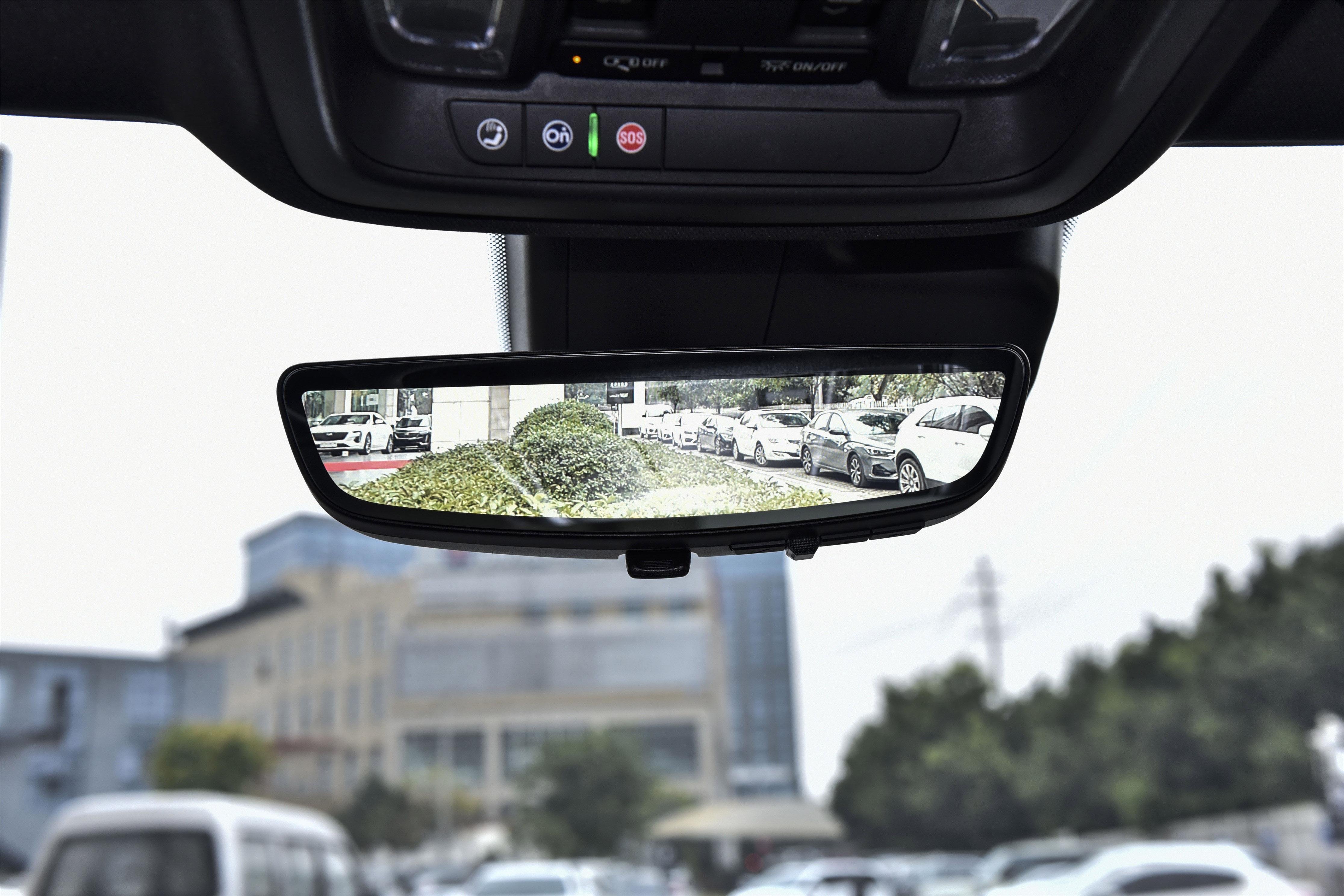 新车 | 售价26.17万-35.47万元，2022款凯迪拉克XT4上市，动力升级