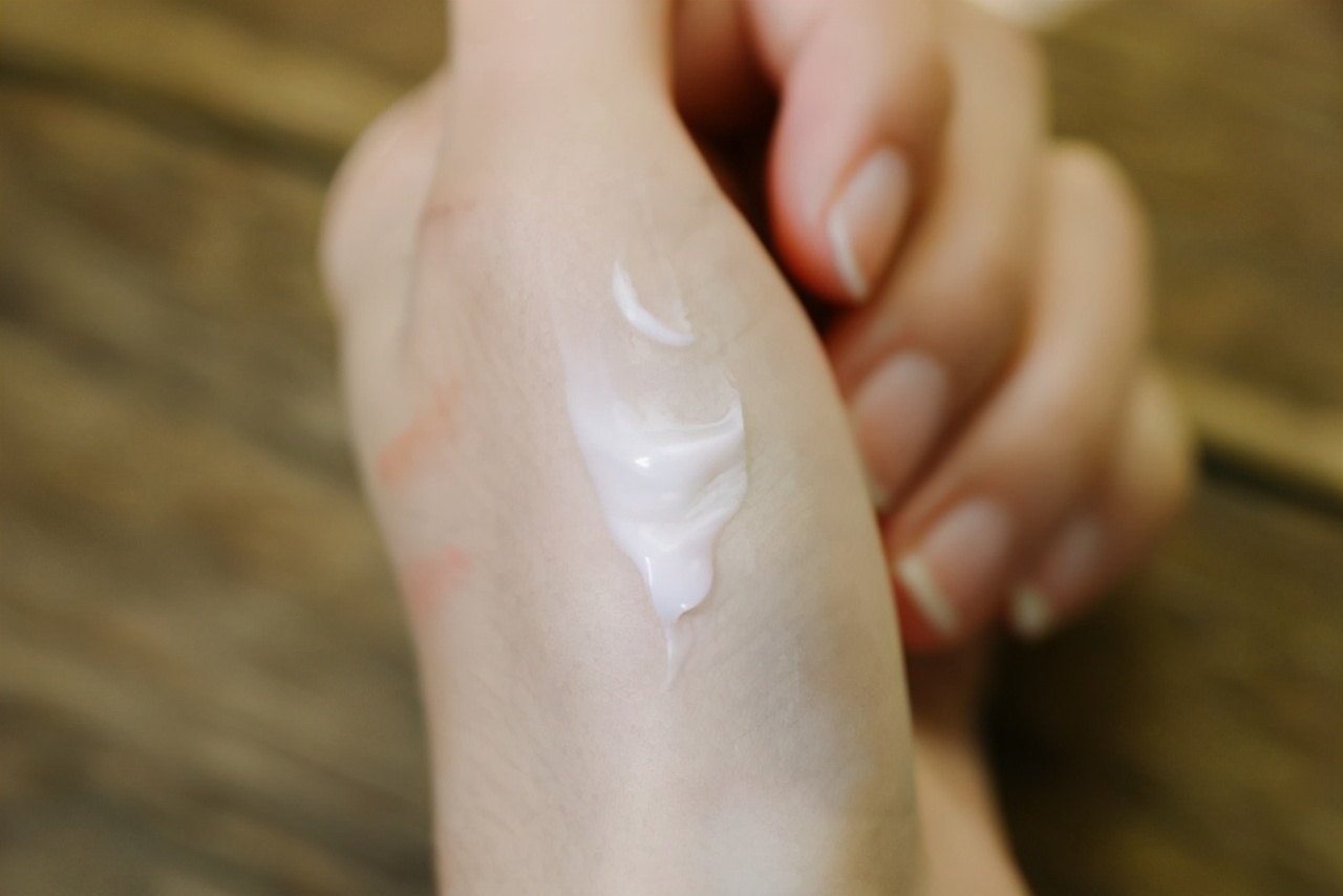 我国有一老成分，能补气还能去黄、提亮肤色，不输烟酰胺