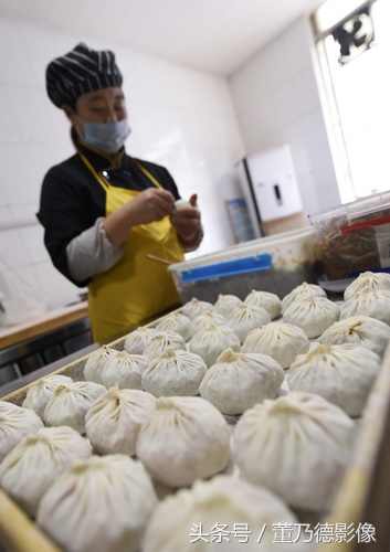 有种舌尖的幸福叫吃“纸皮包子”