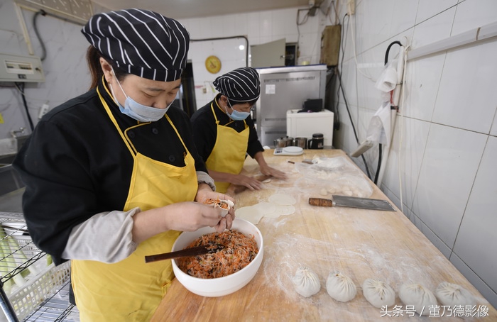 有种舌尖的幸福叫吃“纸皮包子”