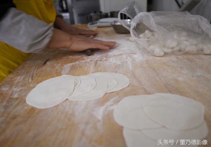 有种舌尖的幸福叫吃“纸皮包子”