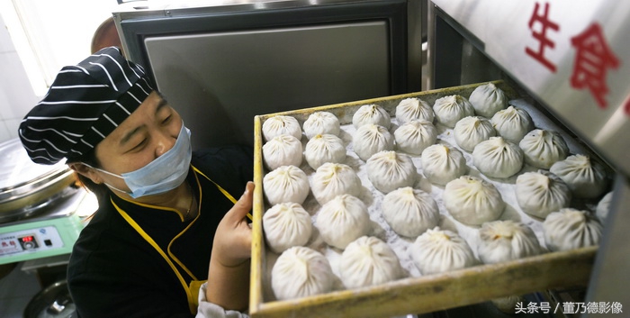 有种舌尖的幸福叫吃“纸皮包子”