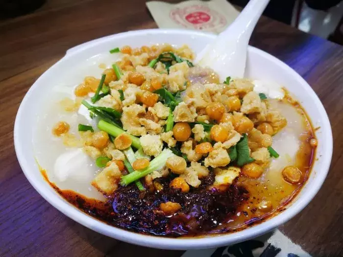 重庆这条街藏着各地特色美食，去了就不想走！