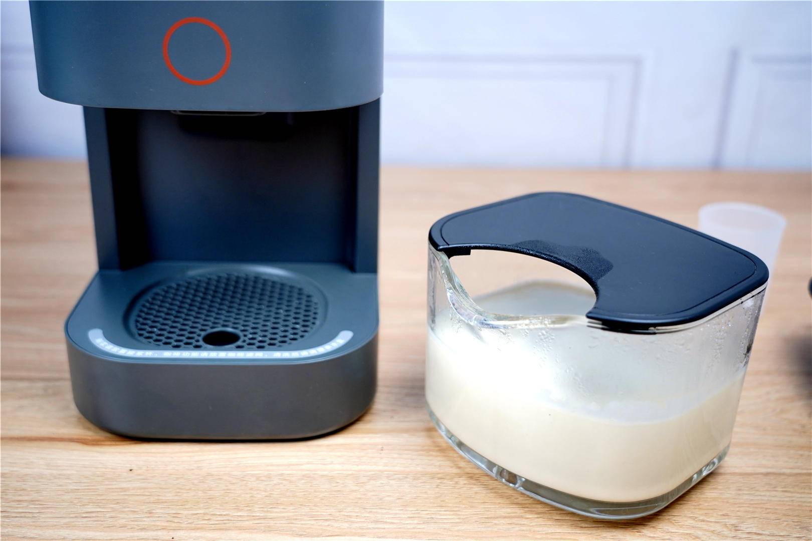 售价2399元，九阳上市破壁豆浆机一体机，而且还免手洗哦