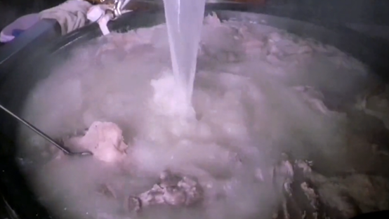 山东18年羊汤馆，光加盟店就有61家，不在单县在莒县